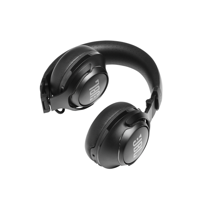 JBL Club 700BT - Black - Wireless on-ear headphones - Detailshot 4 image number null